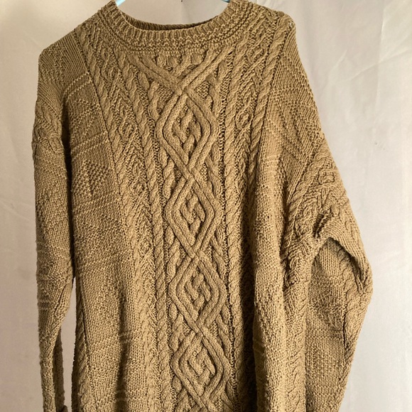 Hand knit sweater large weathervane - Picture 2 of 16